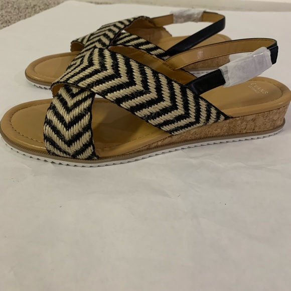 NWT Evans Wide Fit Alice Sandal Black Chevron Size:10 - Picture 5 of 9